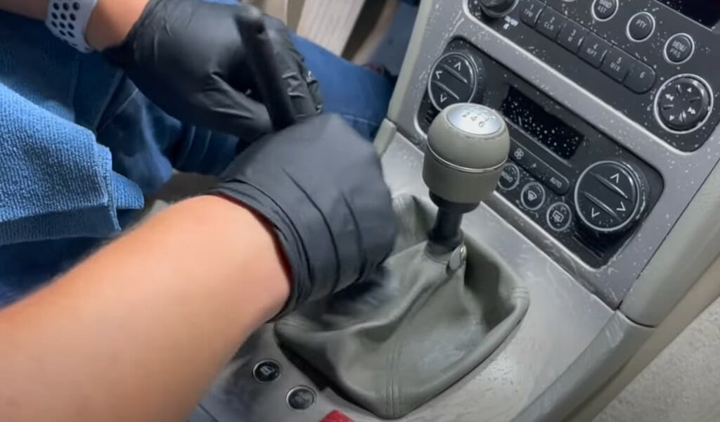 Plastic Cleaner på læder